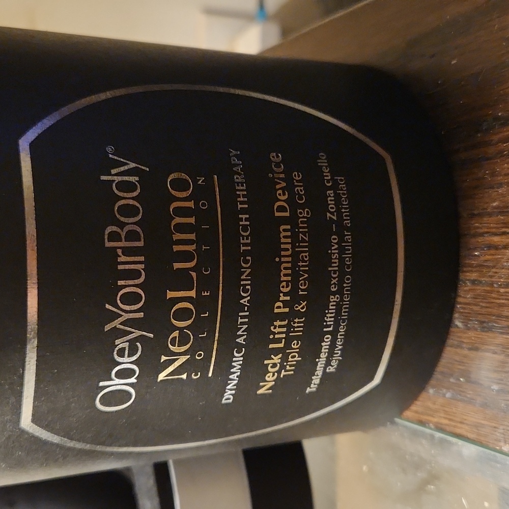 NeoLumo Neck Lift Device - Black